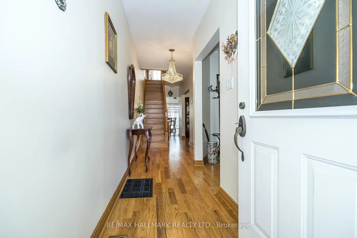 47 Montrose Avenue photo 2