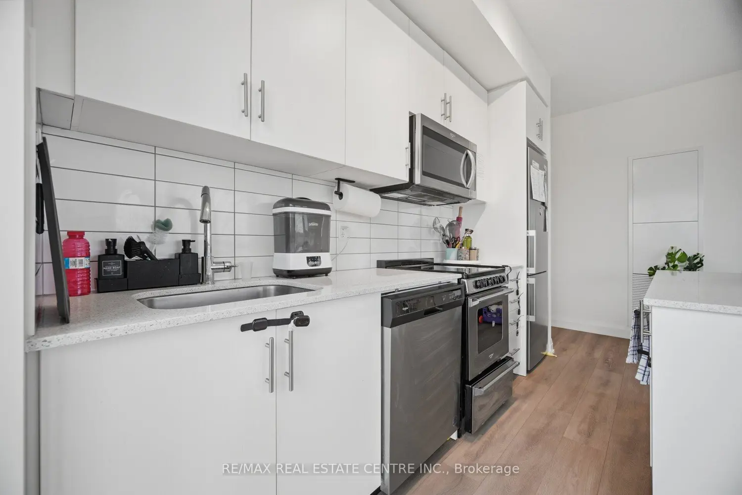 509 Dundas Street 618 photo 5