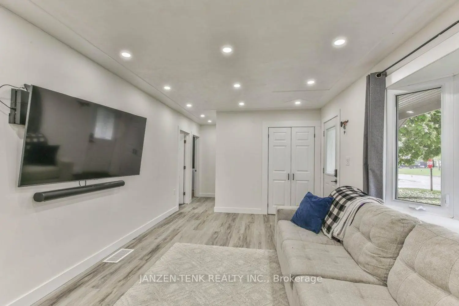 11793 Springfield Road photo 3