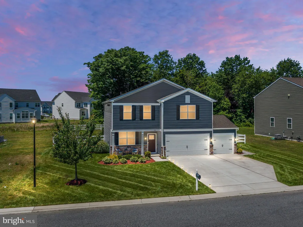879 Red Maple Road, Smyrna, DE 19977