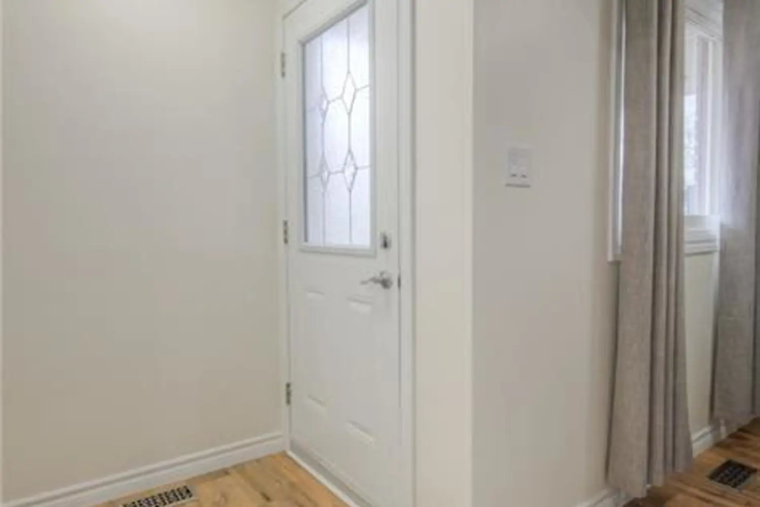 248 Cyrus Street photo 4