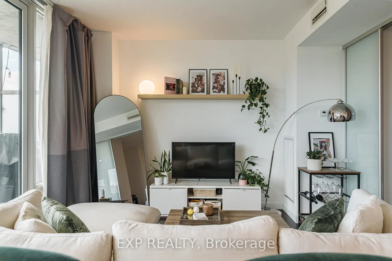 201 Parkdale Avenue 308 photo 3