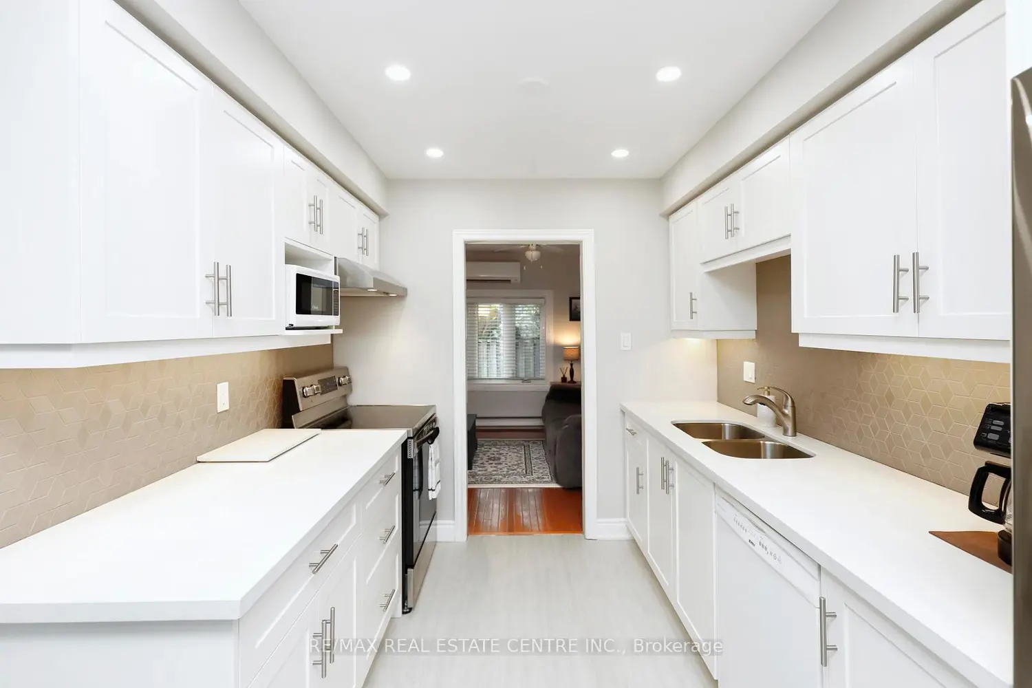 341 Wilson Drive 3 photo 3