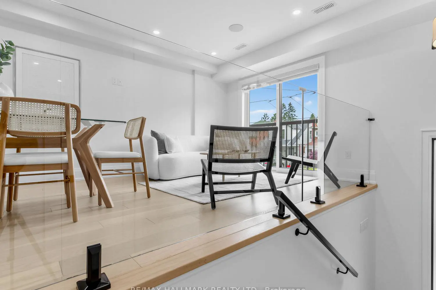 34 Roosevelt Road photo 4