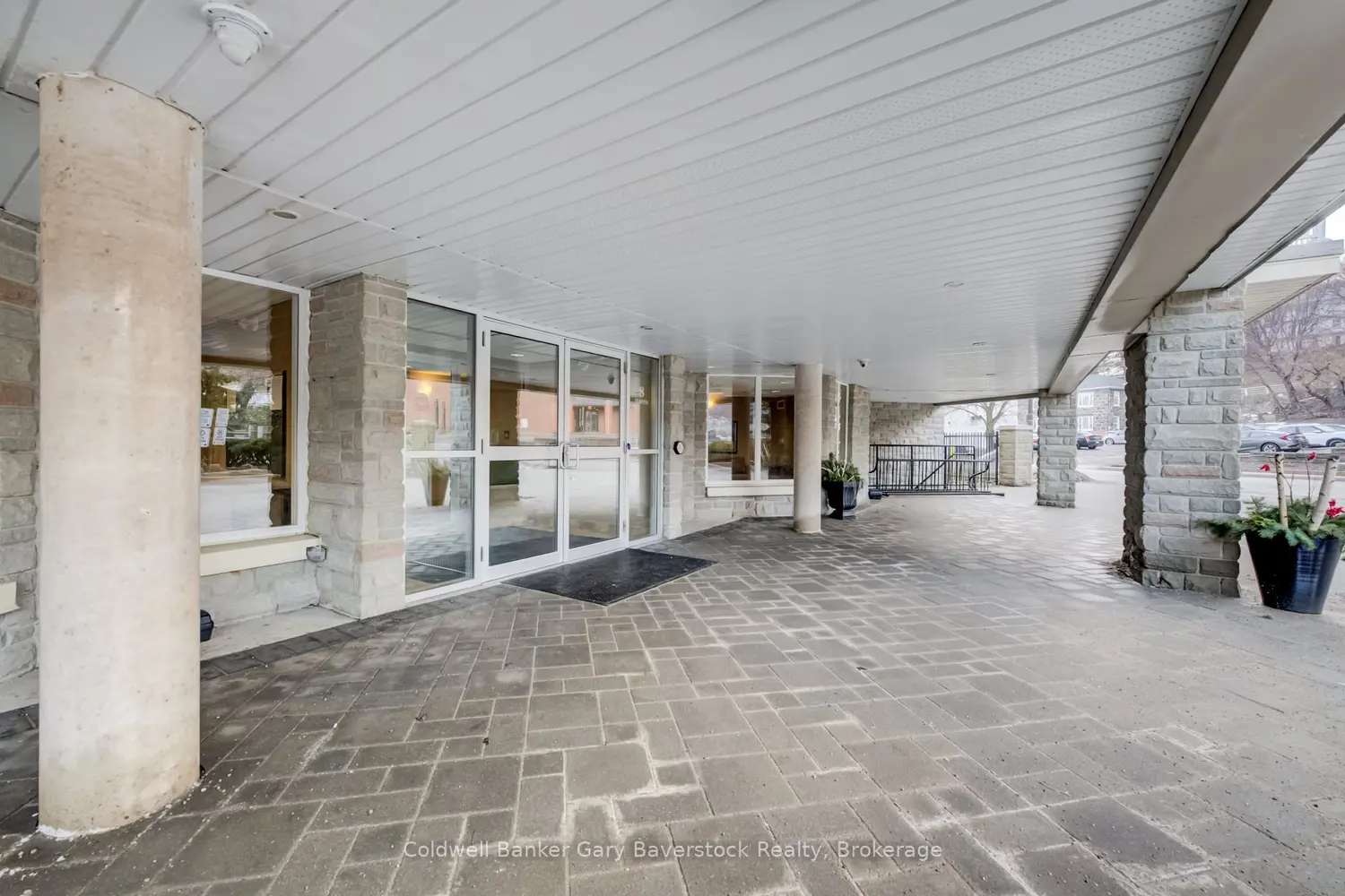 8 Harris Street 420 photo 3