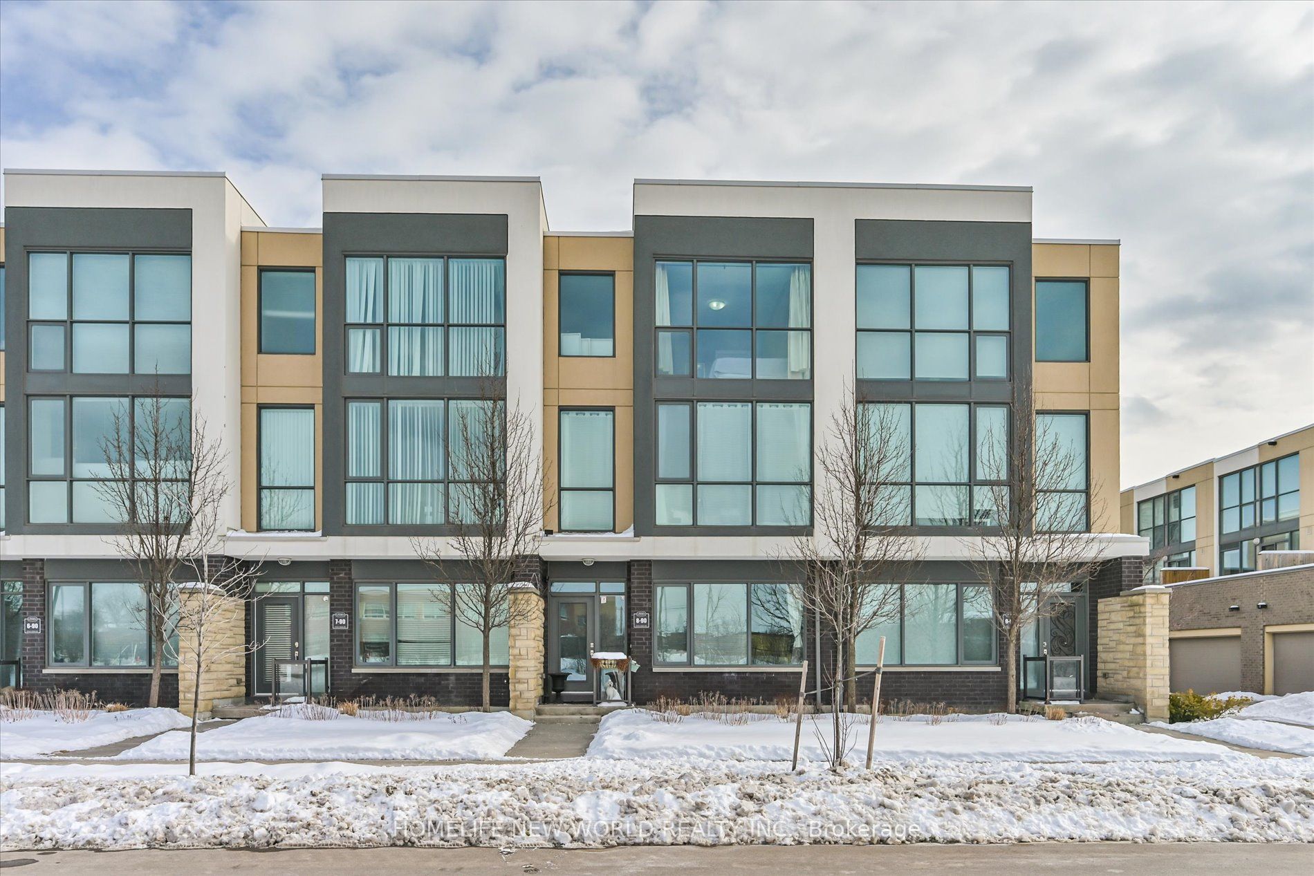 8-90 Little Creek Road S, Mississauga, ON, L5R 0E9