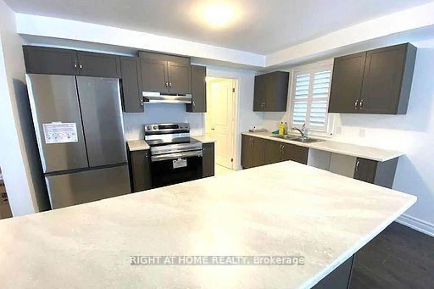 14 Millcreek Drive photo 2