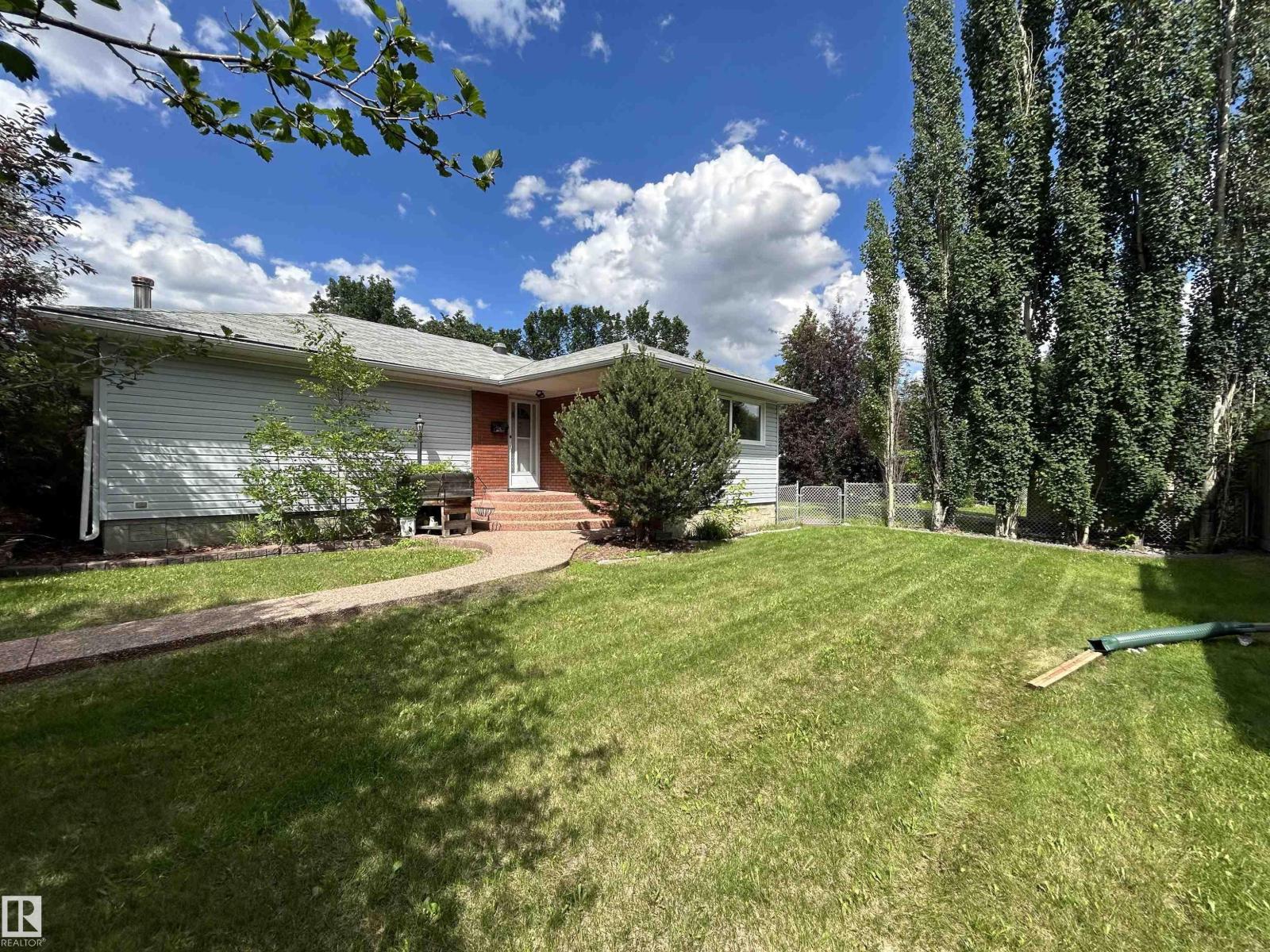 9457 79 Street NW, Edmonton, AB, T6C2R8