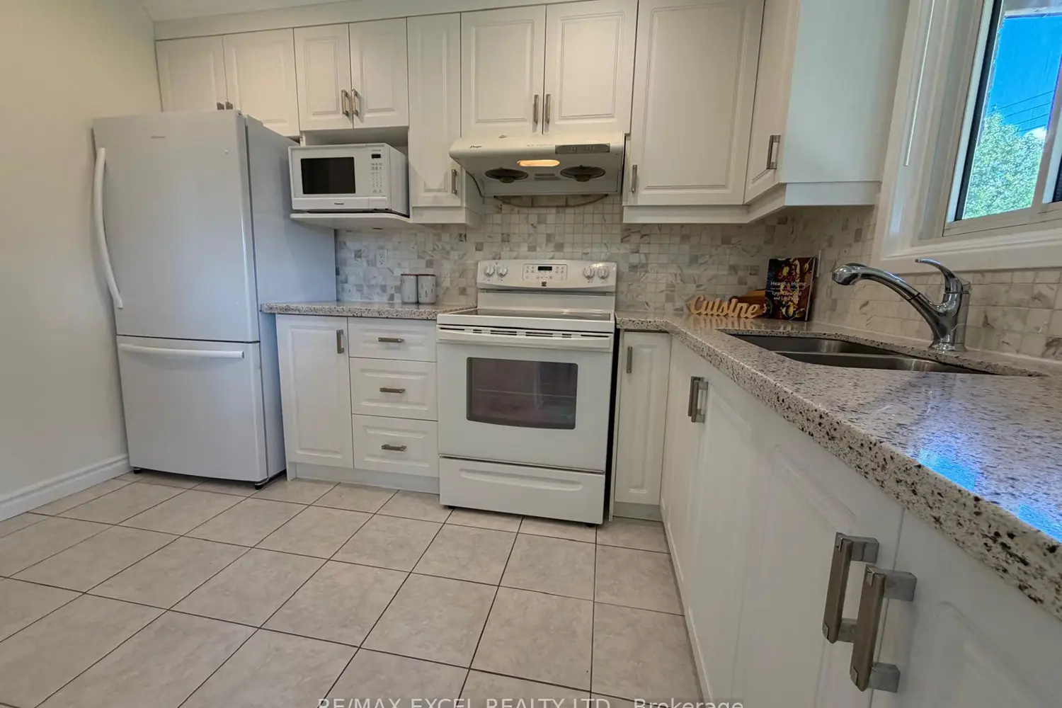 43 Duxford Crescent photo 5