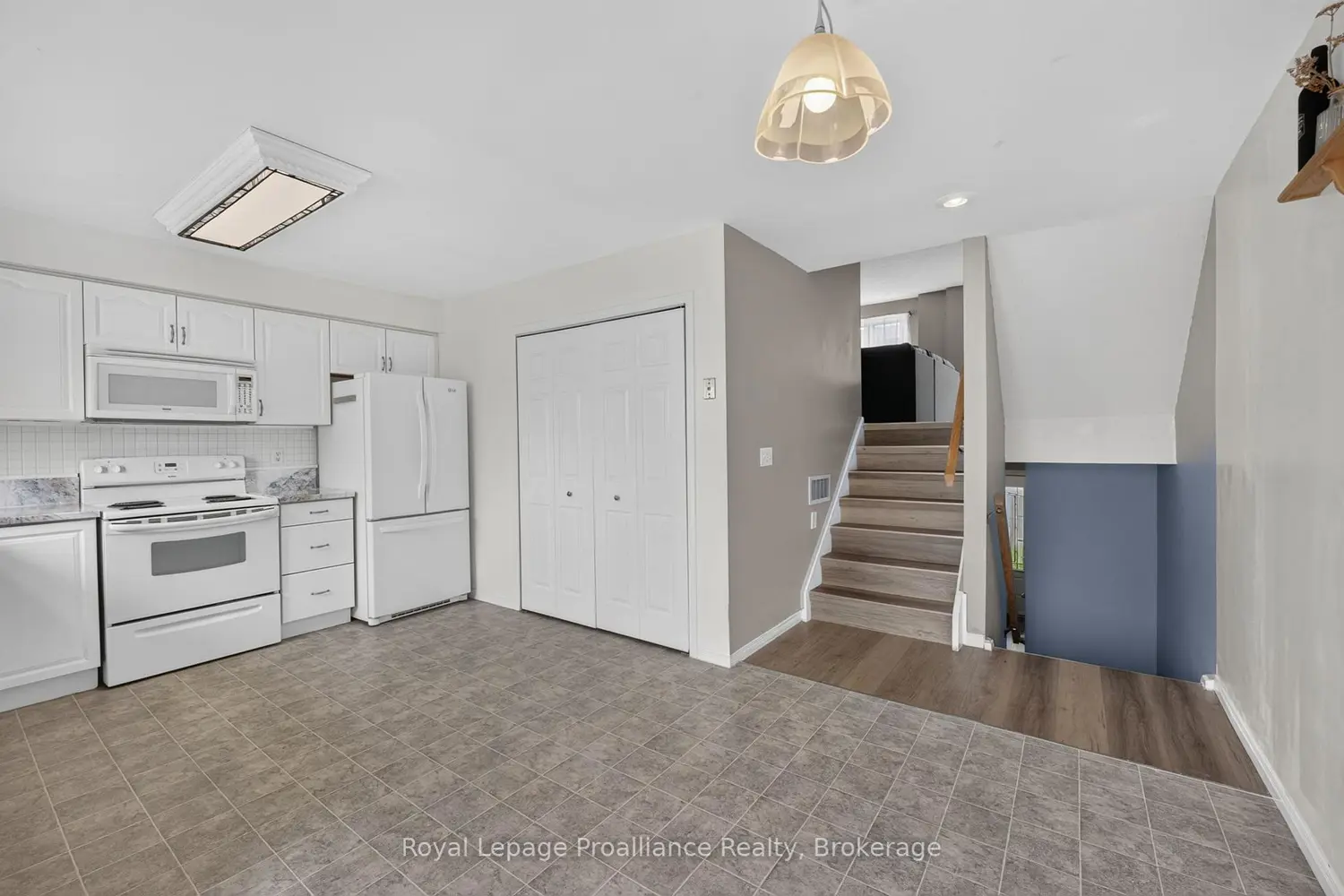 9 Progress Avenue 4 photo 3