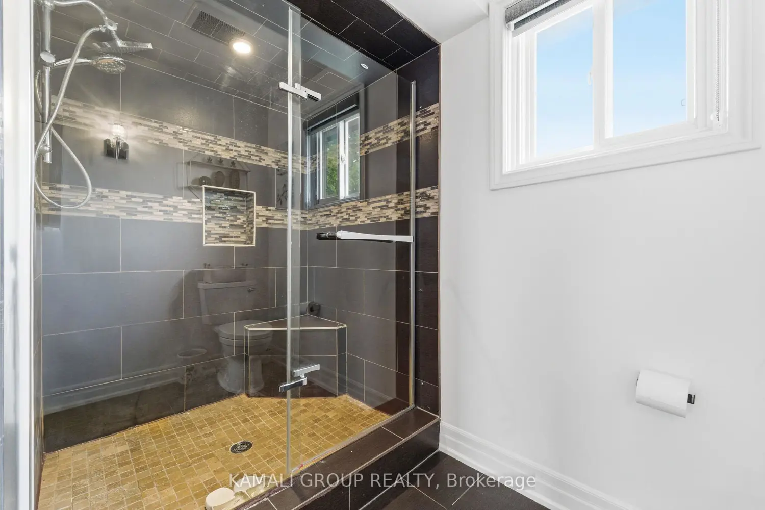 108 Killian Road photo 5