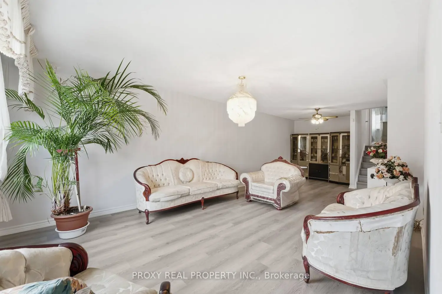 3373 Jolliffe Avenue photo 2