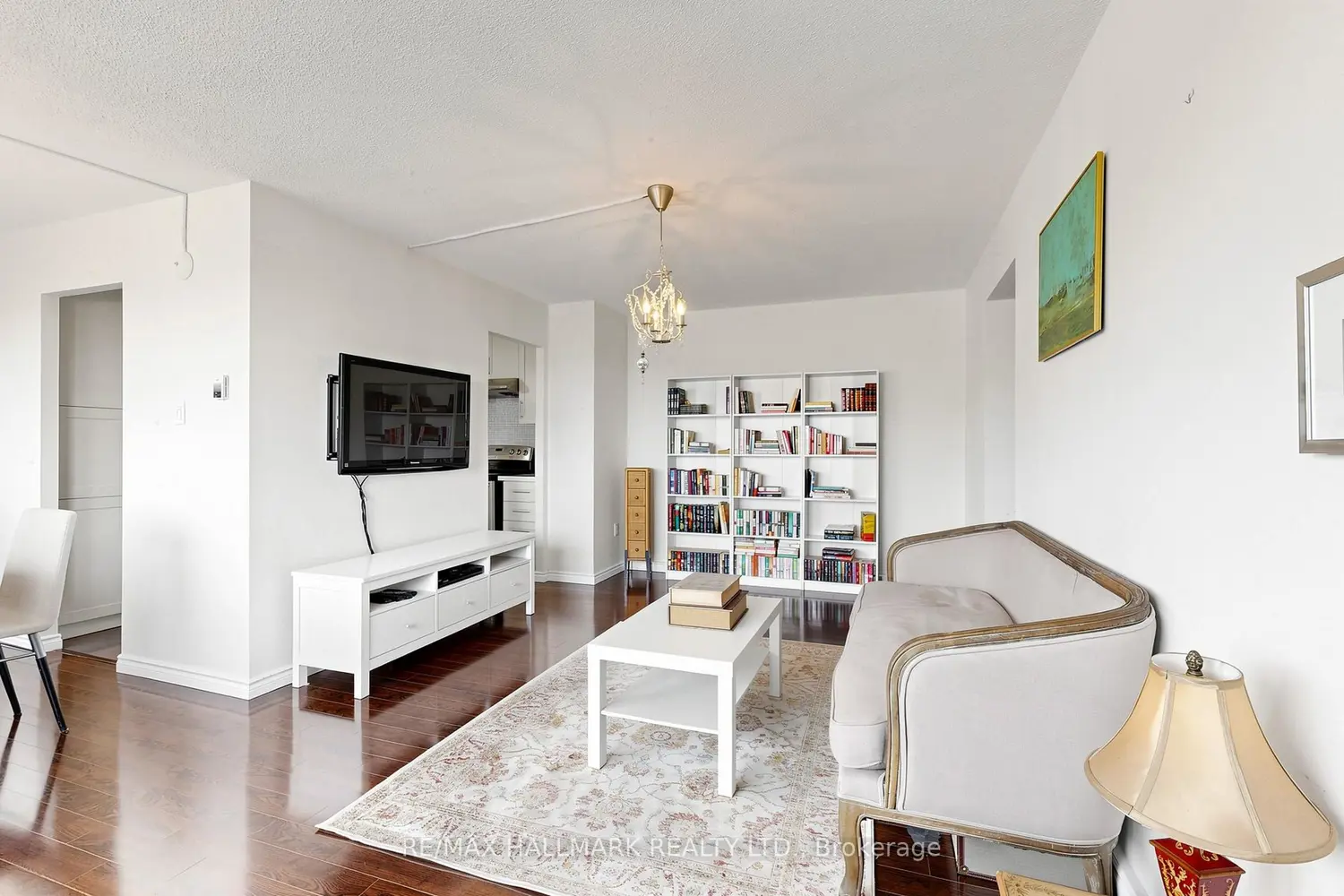100 Leeward Glenway 701 photo 5