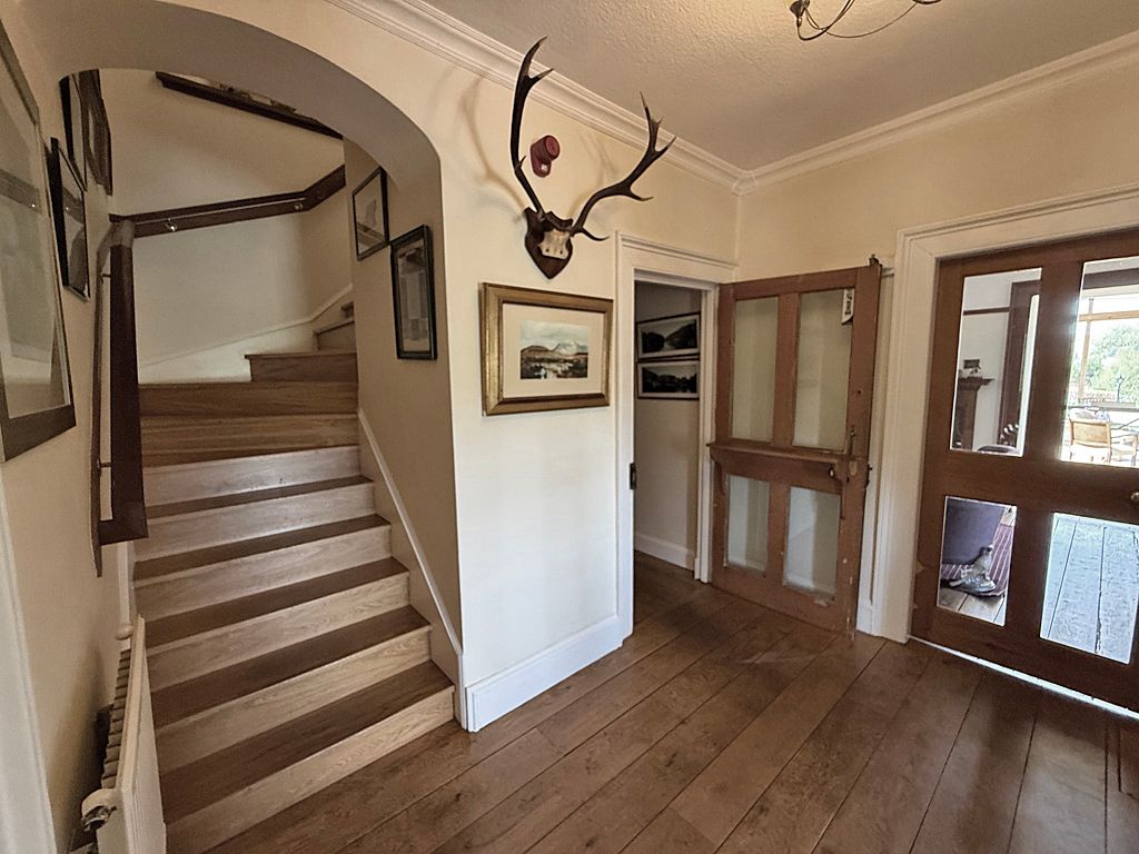 6 bed detached house for saleAcharacle PH36 photo 5