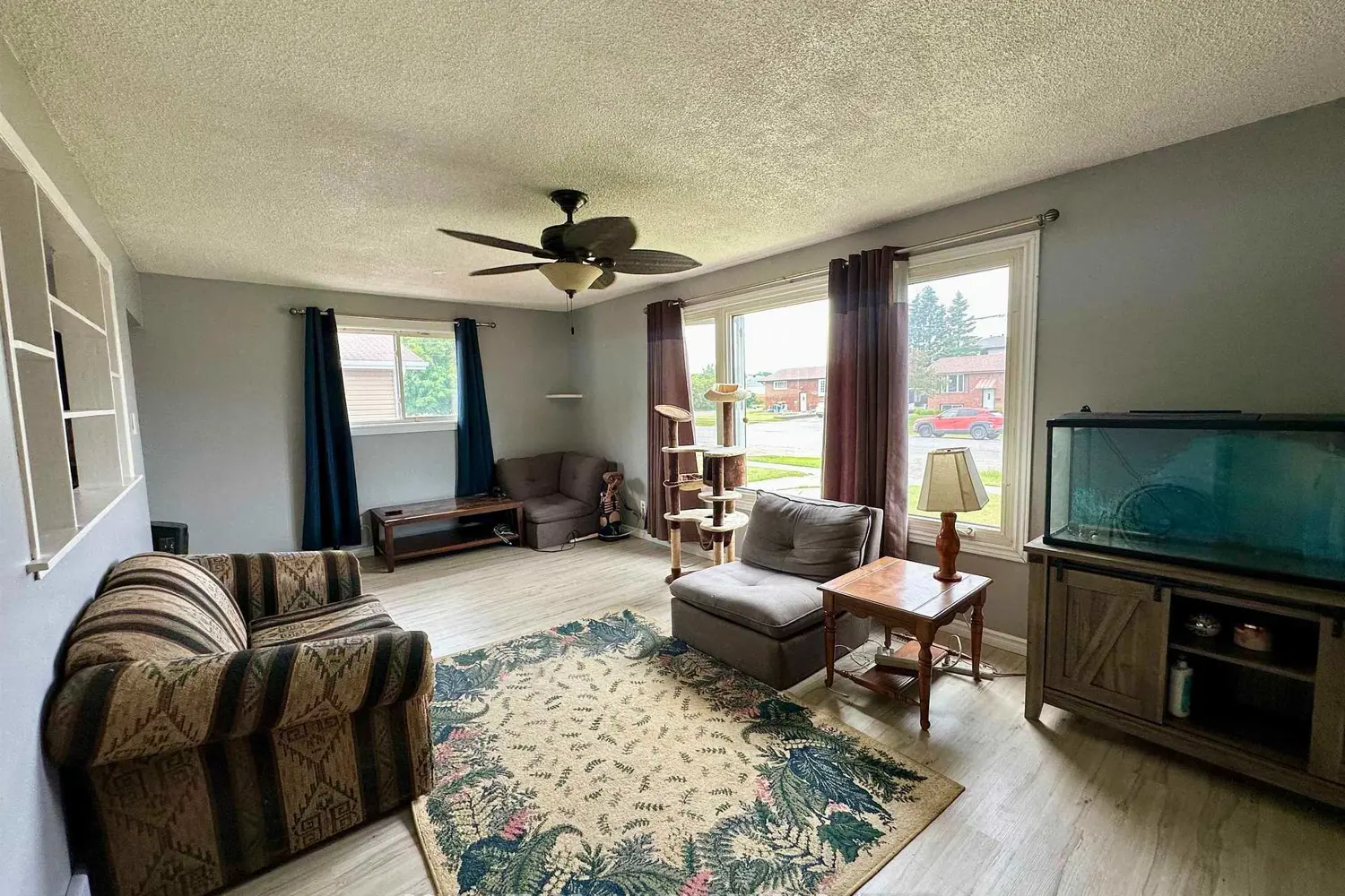 251 Strand Ave photo 5