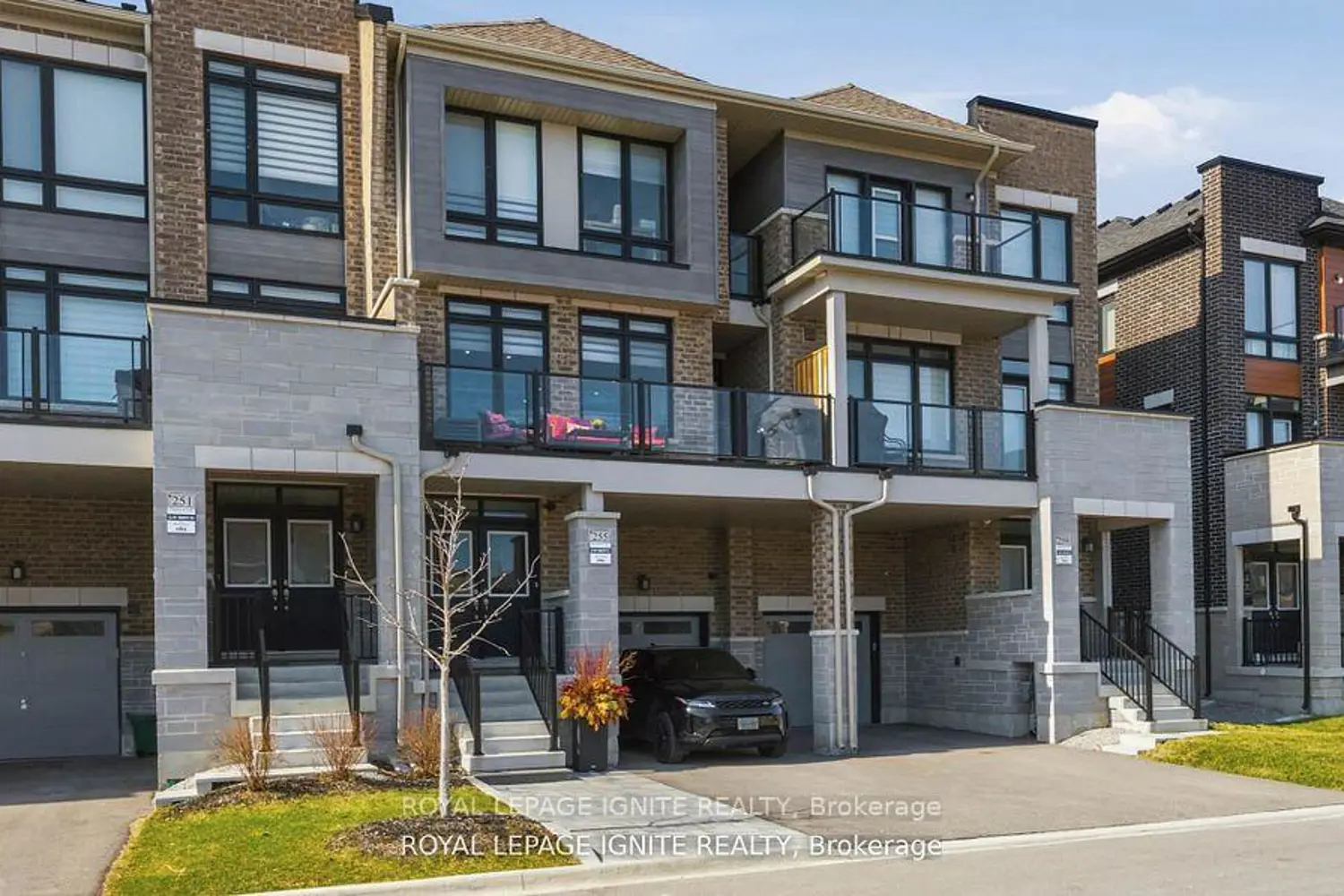 255 Moody Drive photo 2