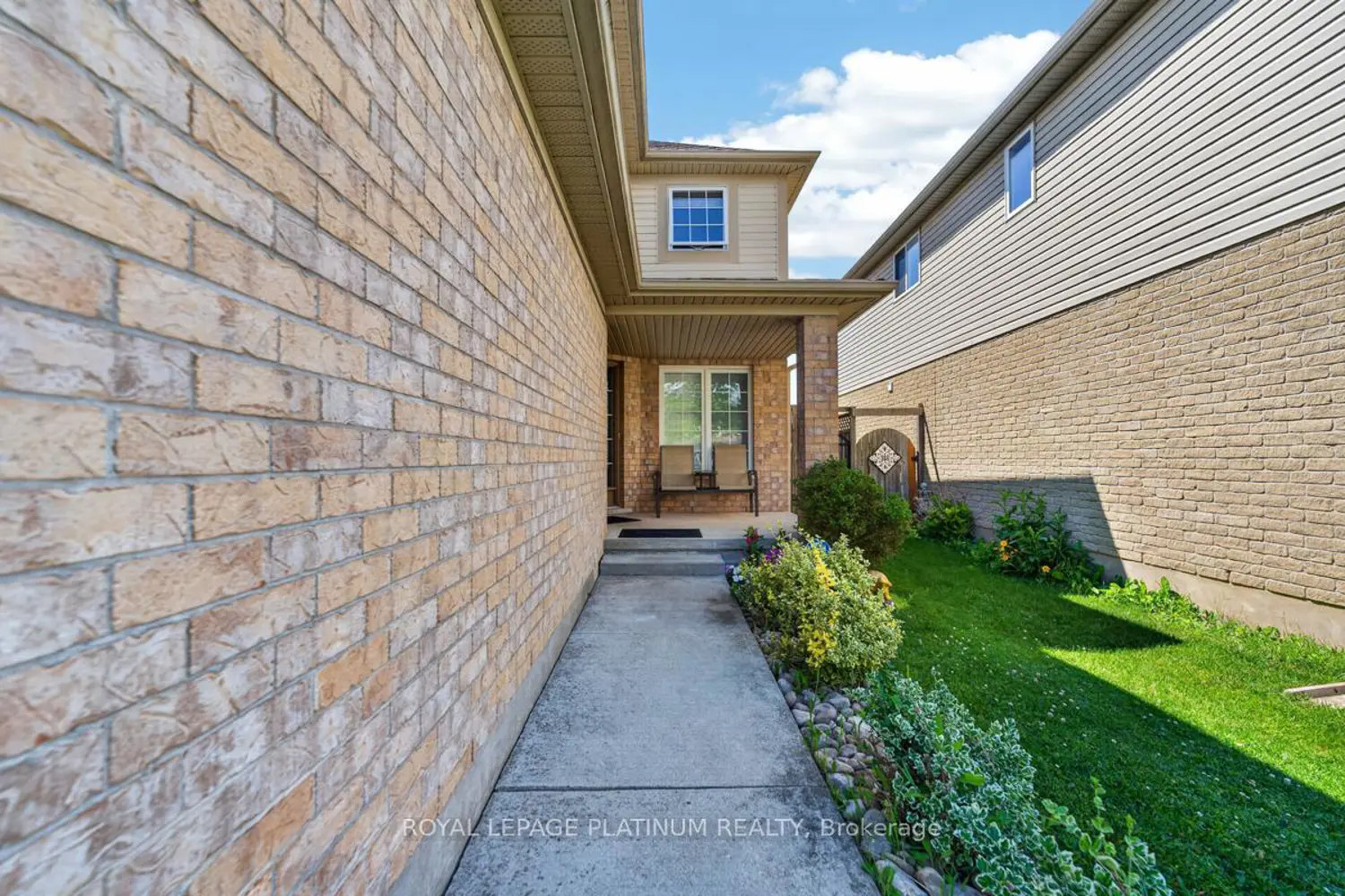 442 Chelton Road photo 4