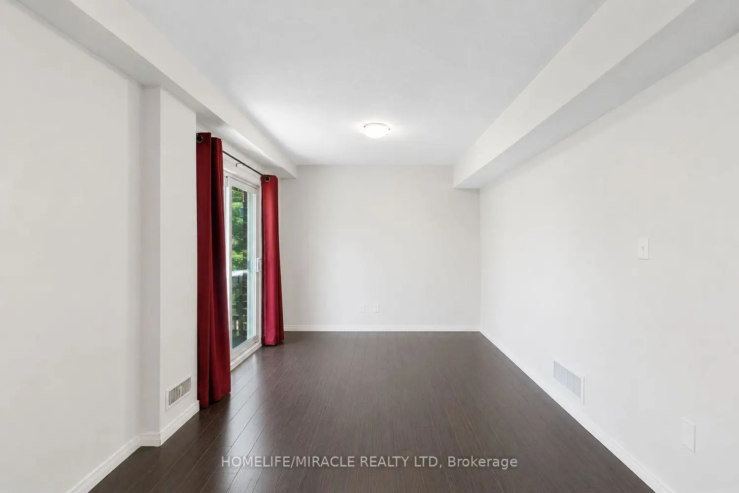 750 Lawrence Street 93 photo 4
