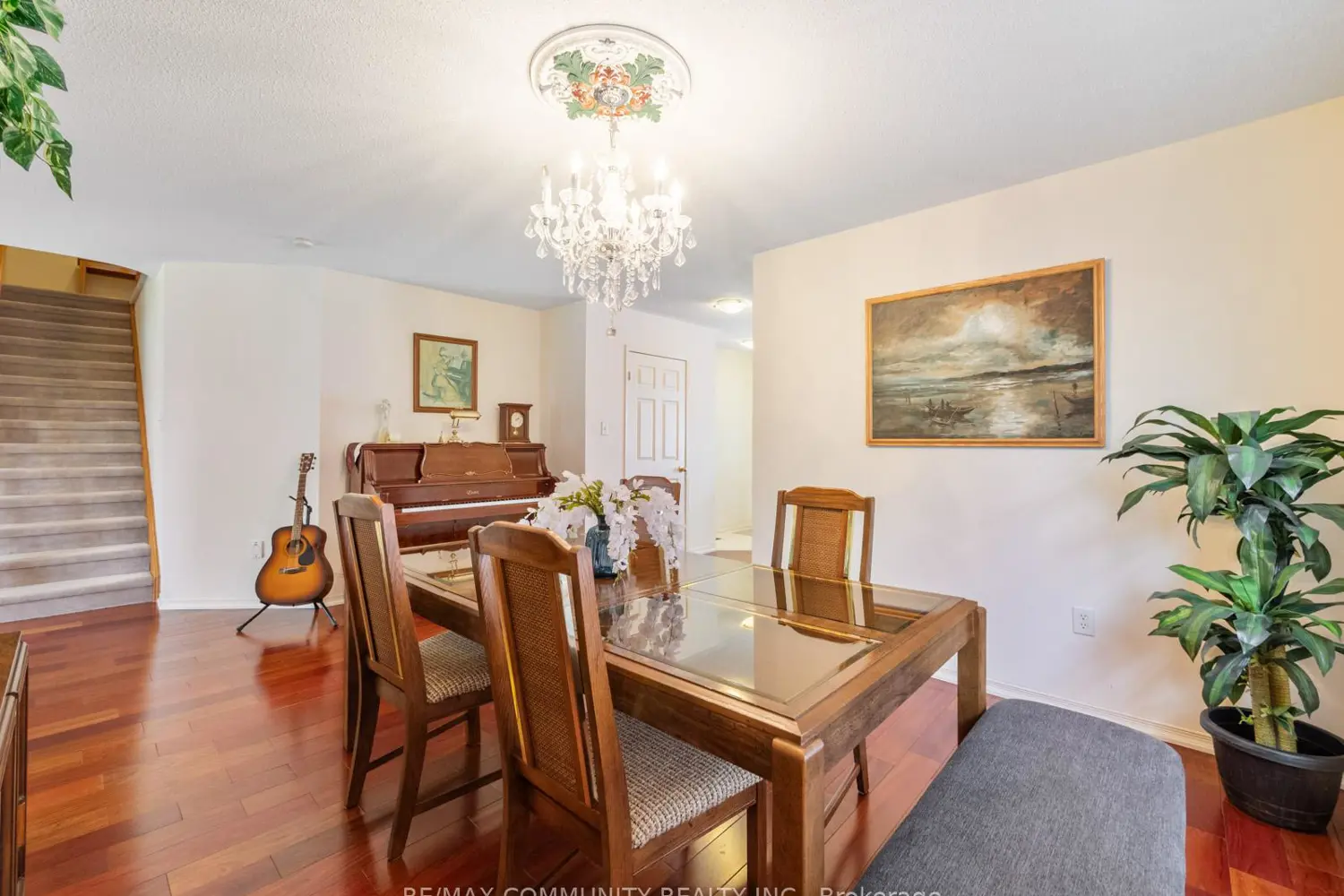 54 Morland Crescent photo 2