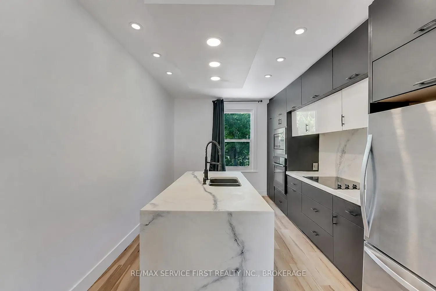 211 Raglan Road photo 5