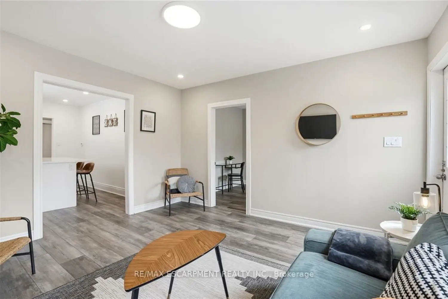 390 Hunter Street photo 4