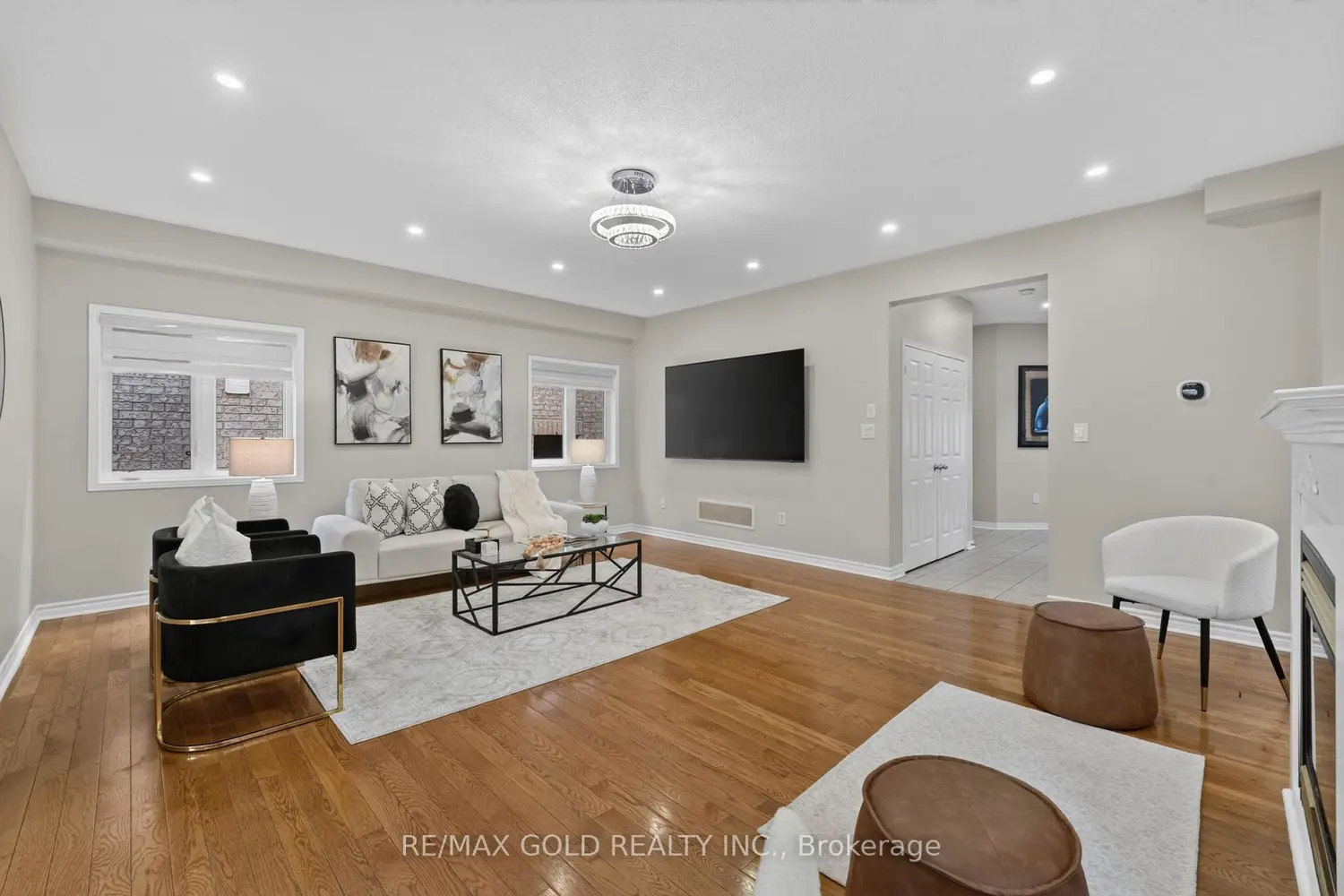 106 Meadowlark Drive photo 2