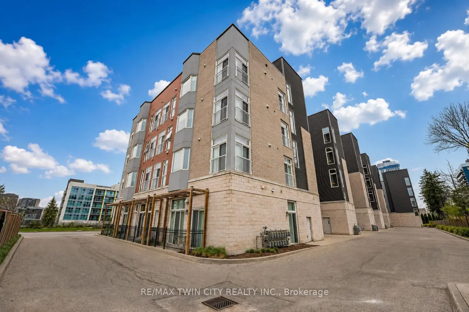 253 Albert Street 103