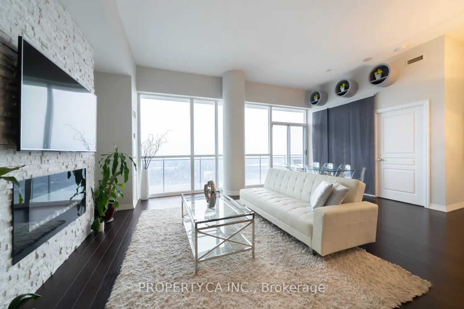 223 Webb Drive Ph3504