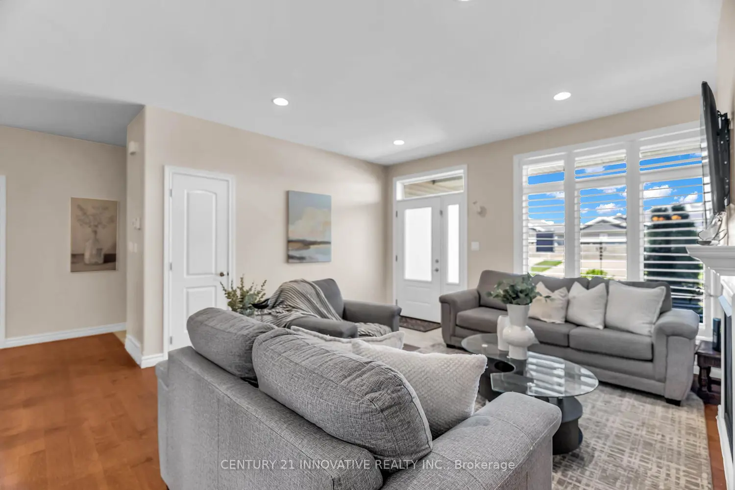 212 Summerset Place photo 2