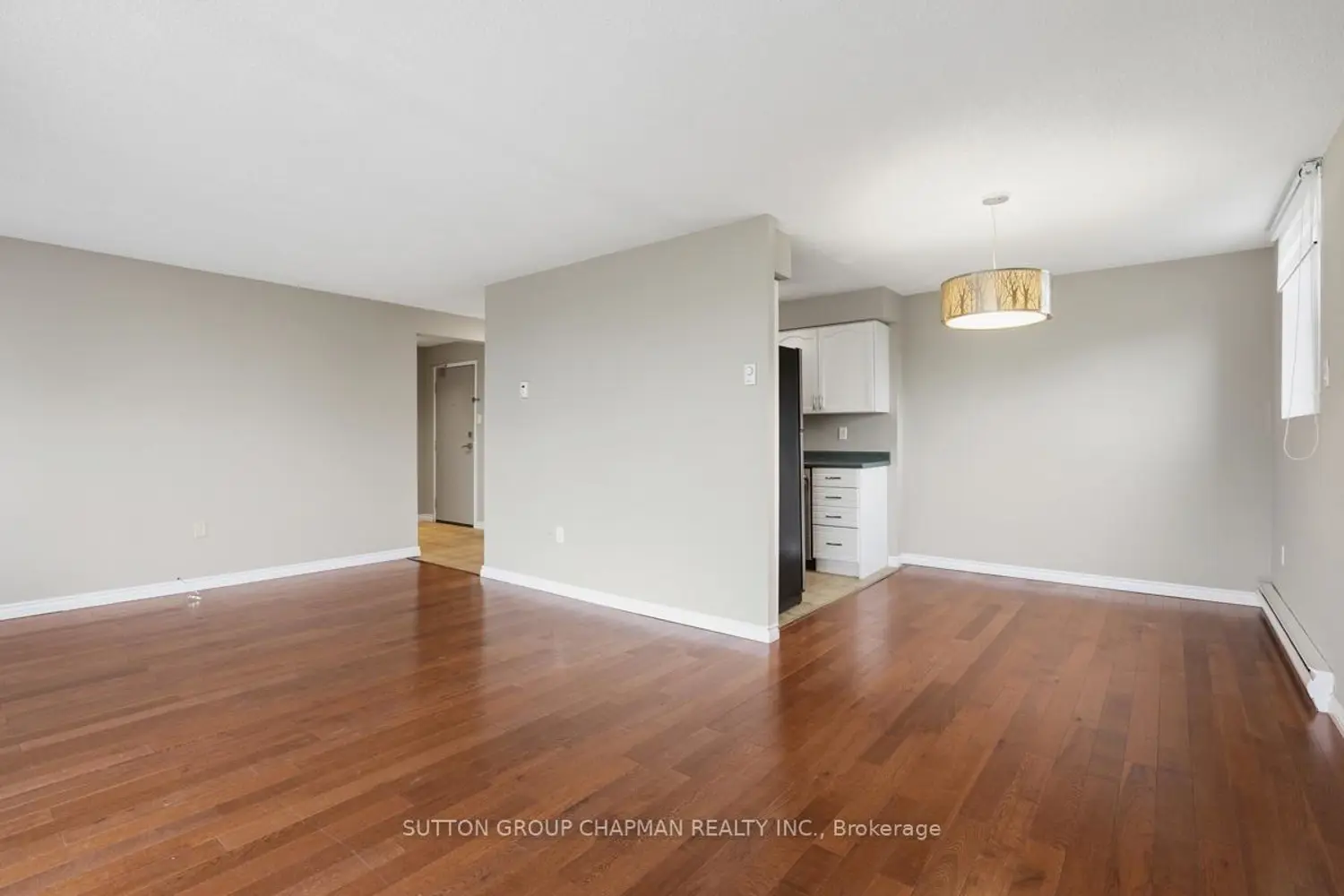 127 Belmont Drive 403 photo 3