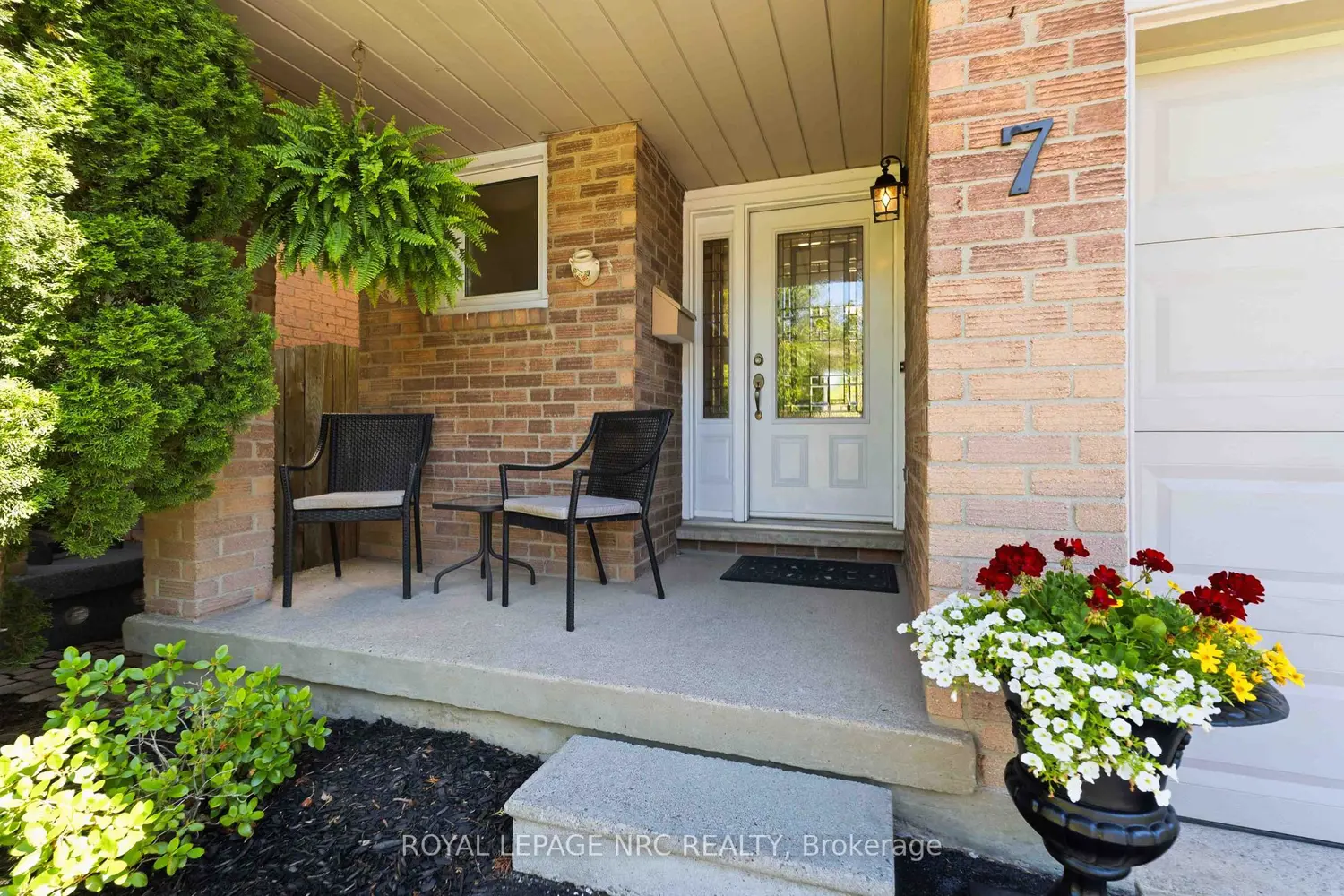 7 Naples Court photo 2