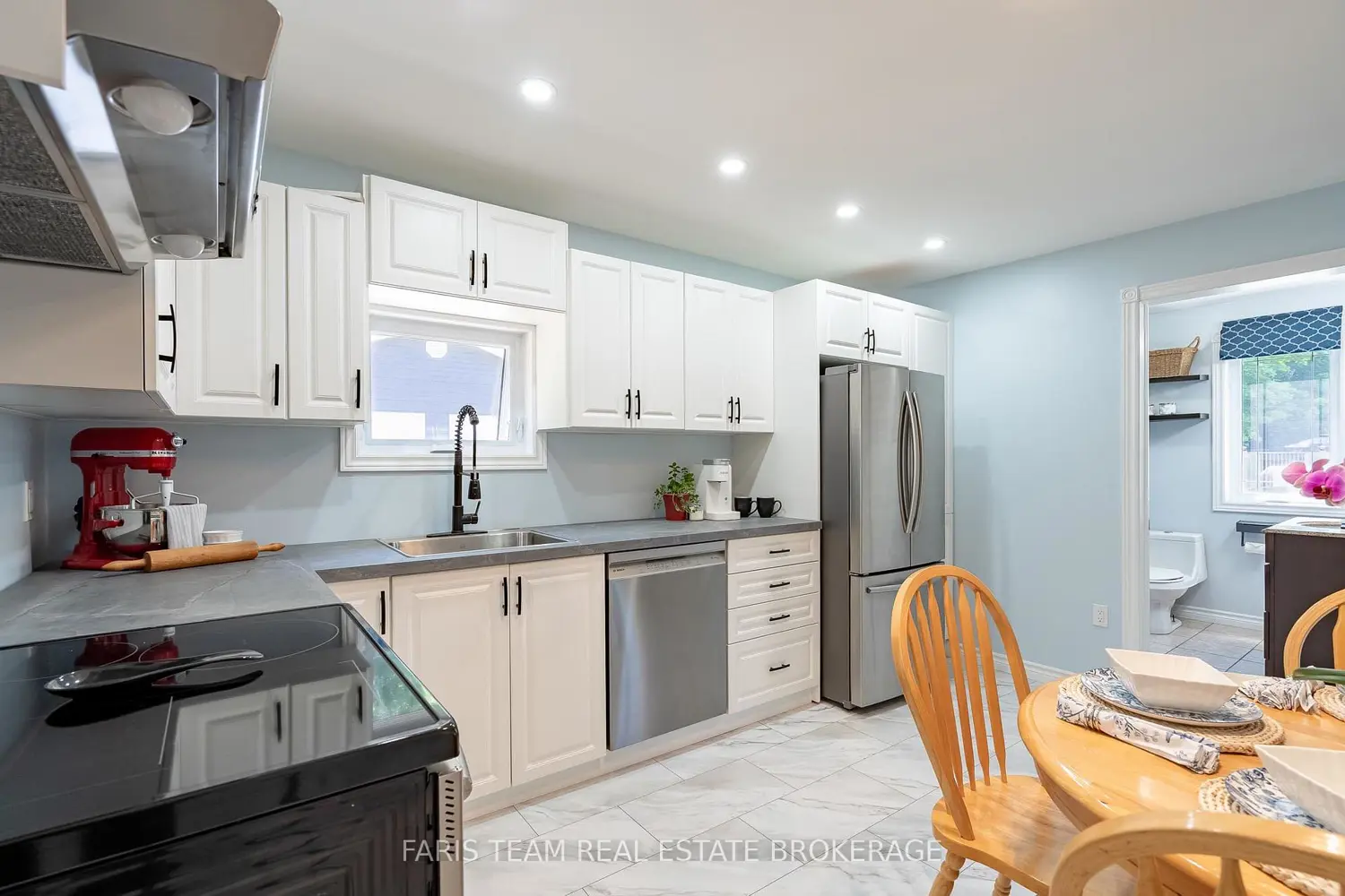 775 Ontario Street photo 5