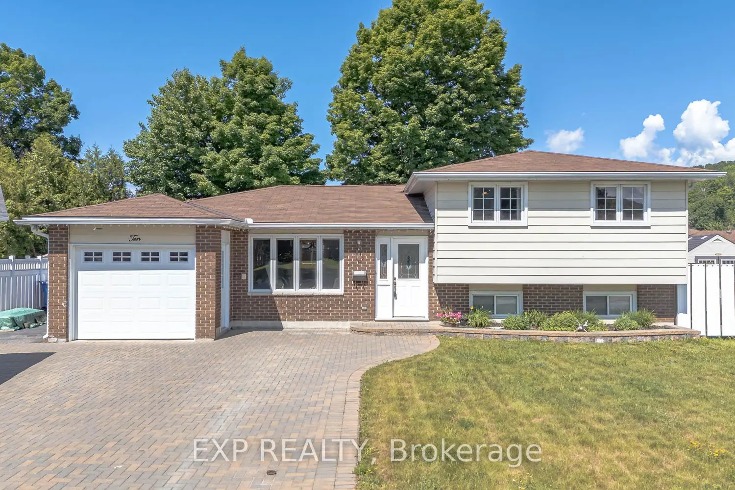 10 Kathryn Crescent