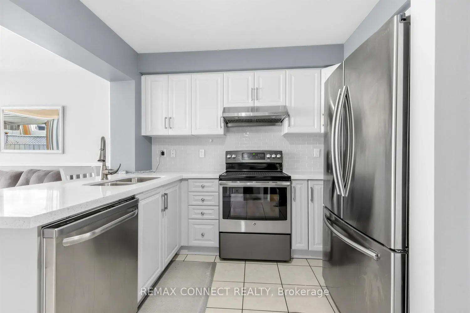 63 Coyote Crescent photo 2