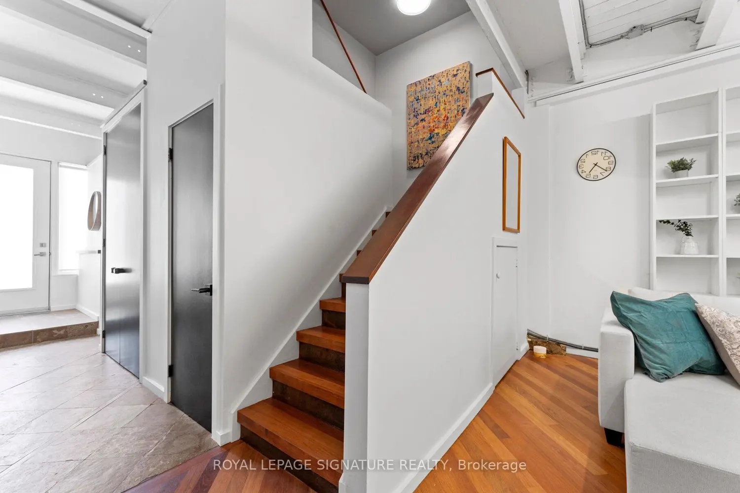 692 St Clarens Avenue 7 photo 4