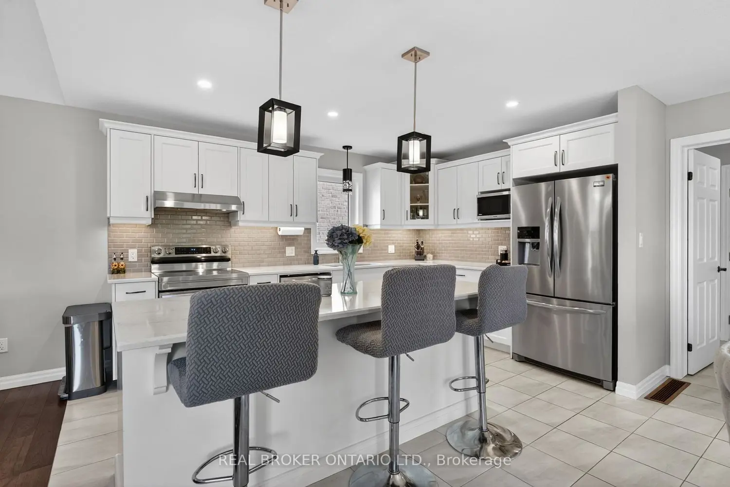 48 Curren Crescent photo 2