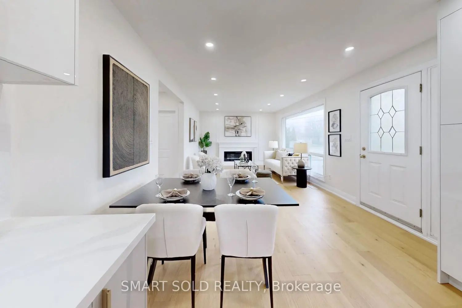 439 Fernleigh Circle photo 3