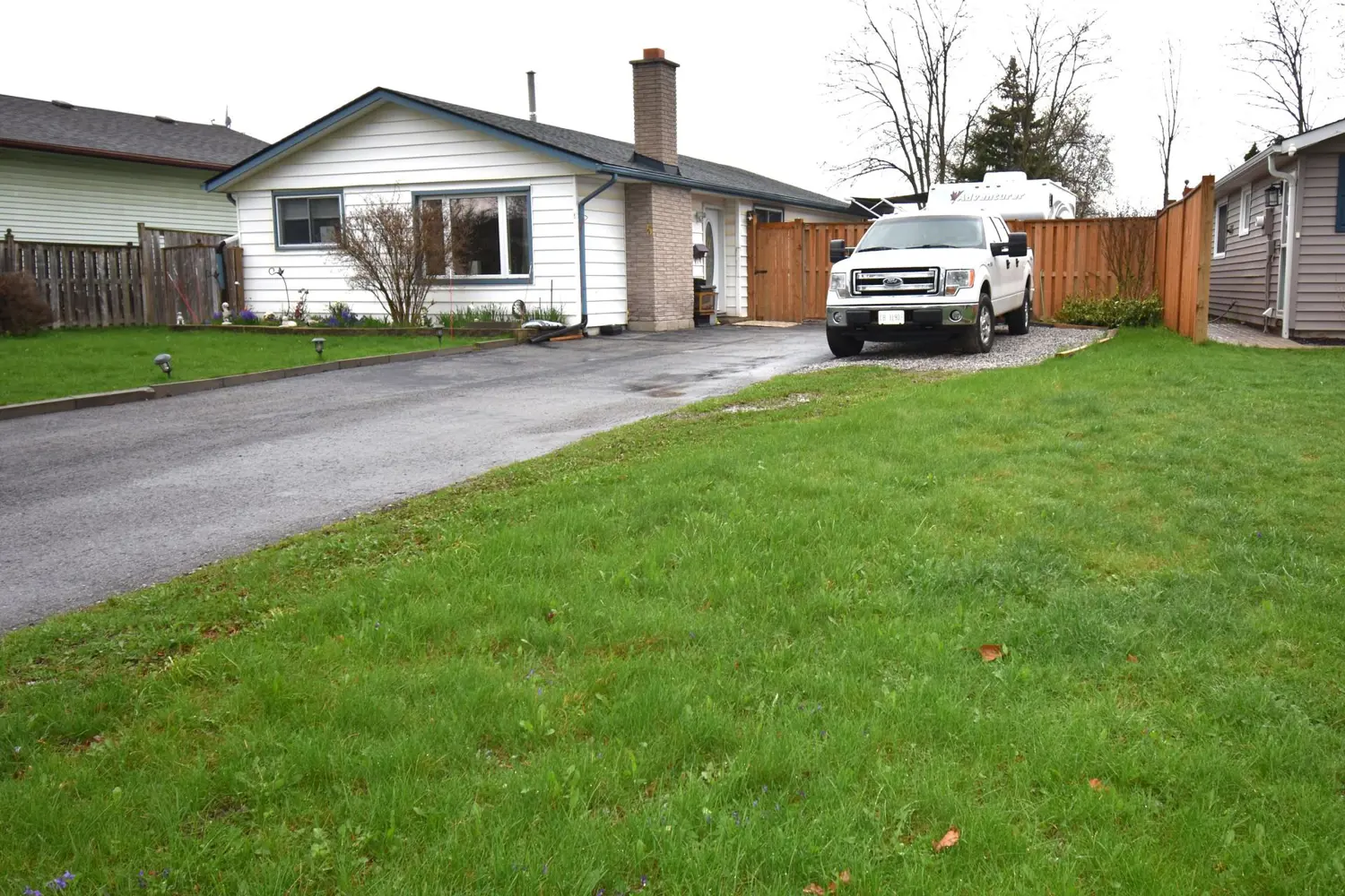 5 Lanark Crescent photo 4