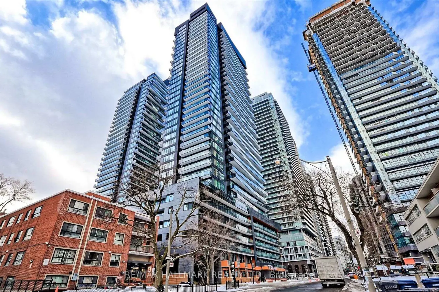 127 Broadway Avenue 1810