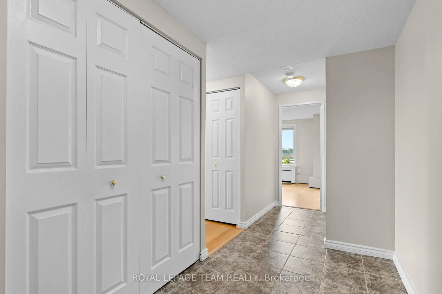 960 Teron Road 604 photo 4