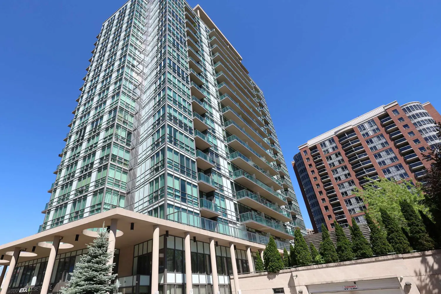 26 Norton Avenue 906