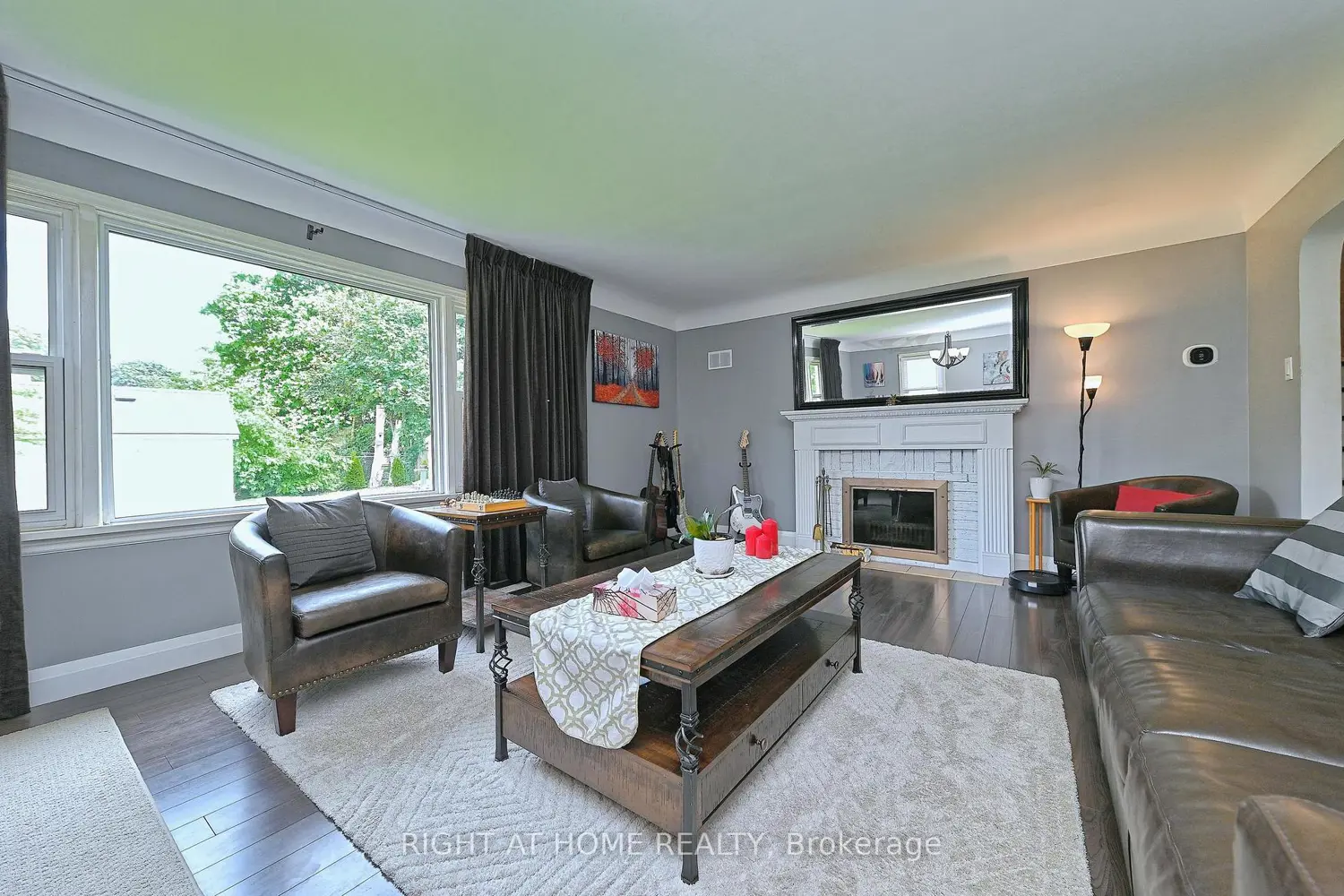 446 Geneva Street photo 5