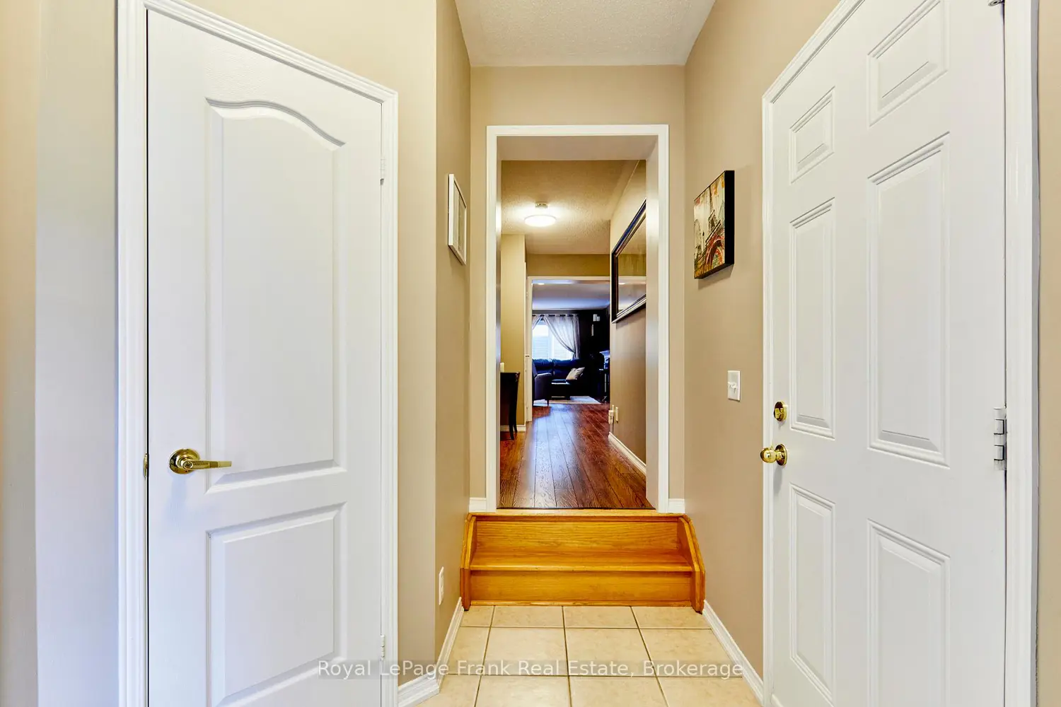 10 Lander Crescent photo 2