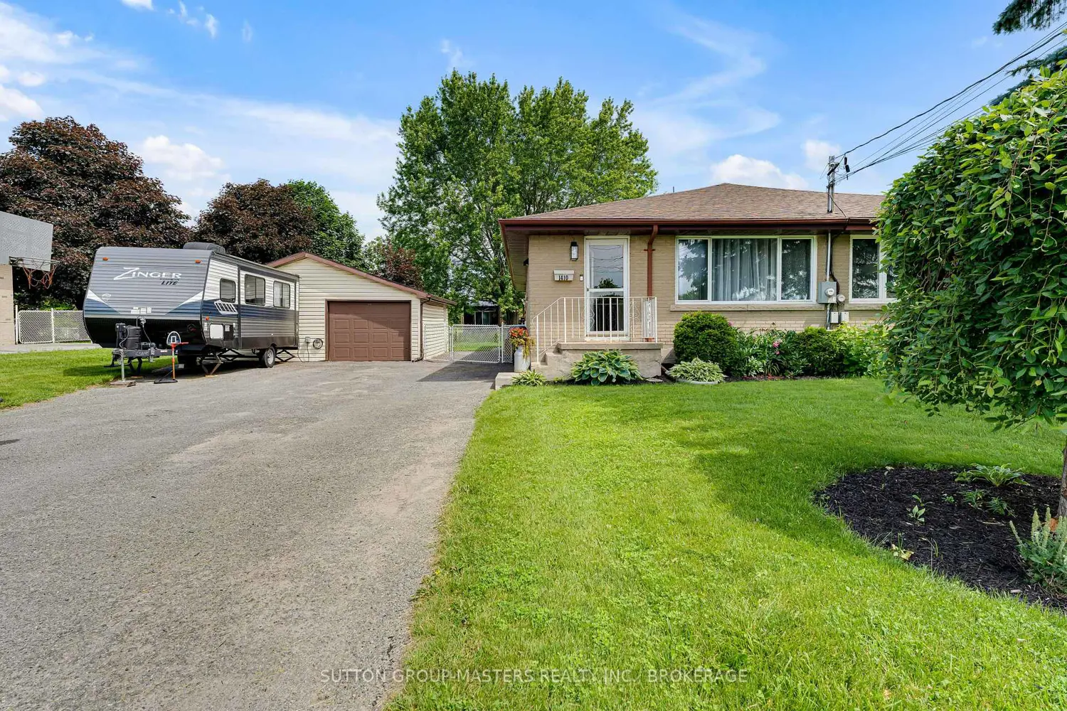 1410 Woodfield Crescent