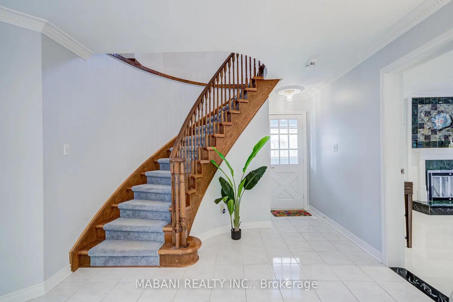 38 Marchwood Crescent photo 3