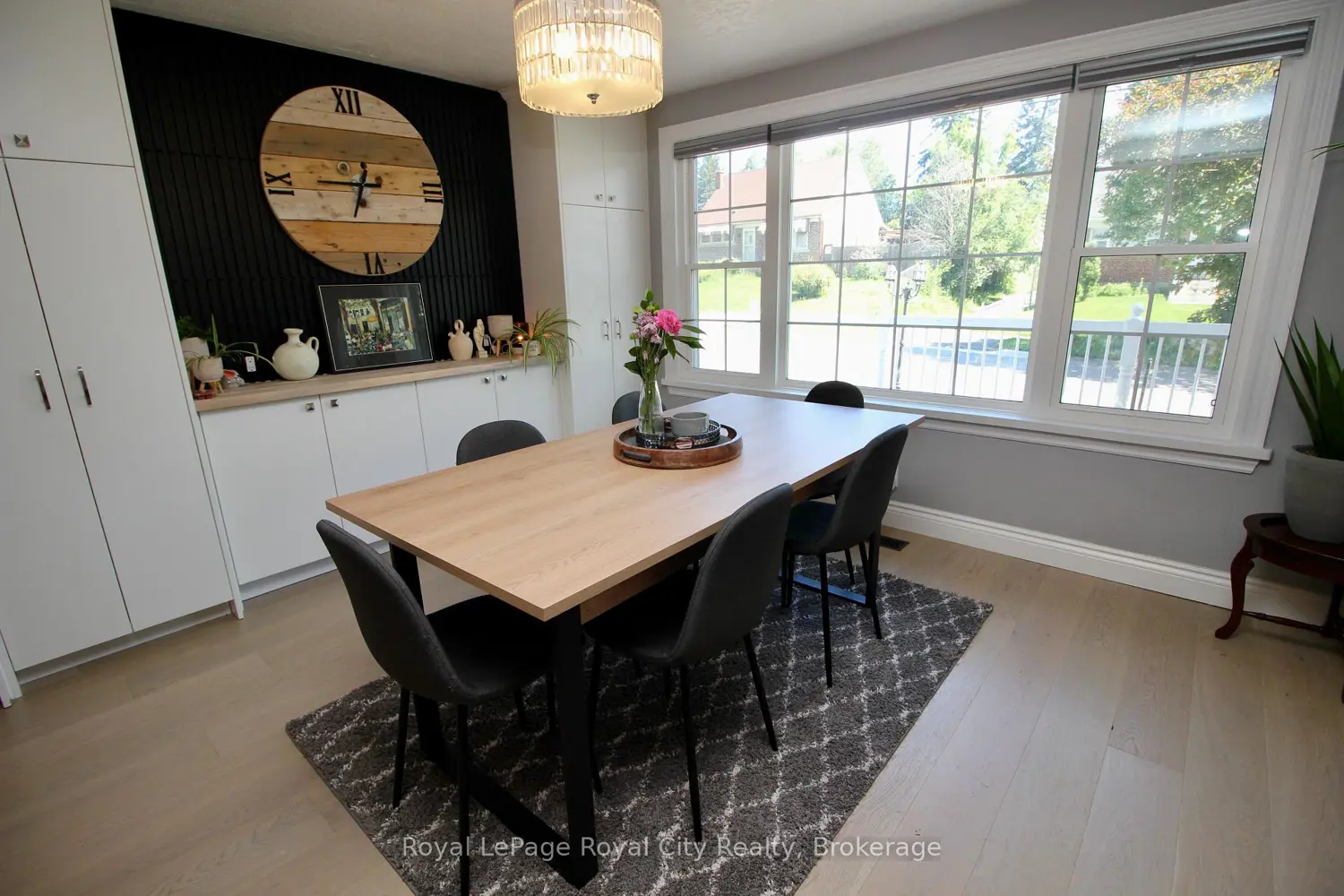 8 Rosewood Avenue photo 5