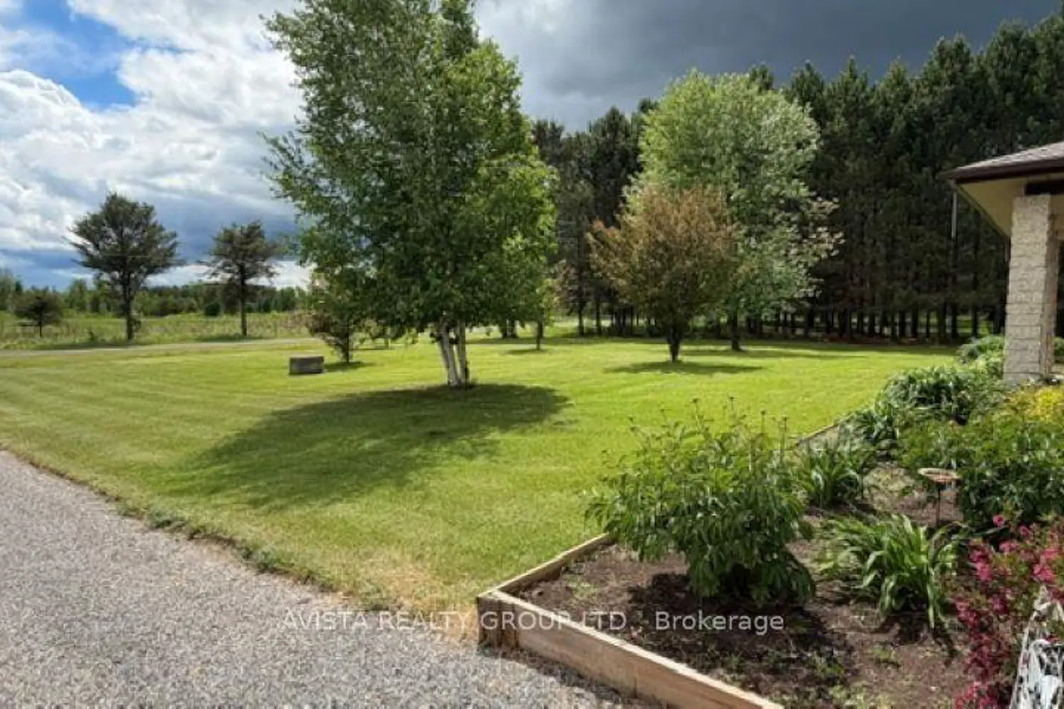 44 Cardiff Drive photo 3