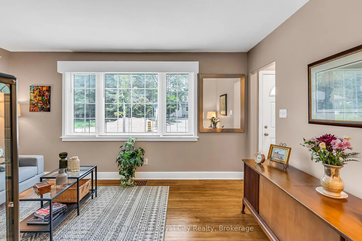 56 Winston Crescent photo 2