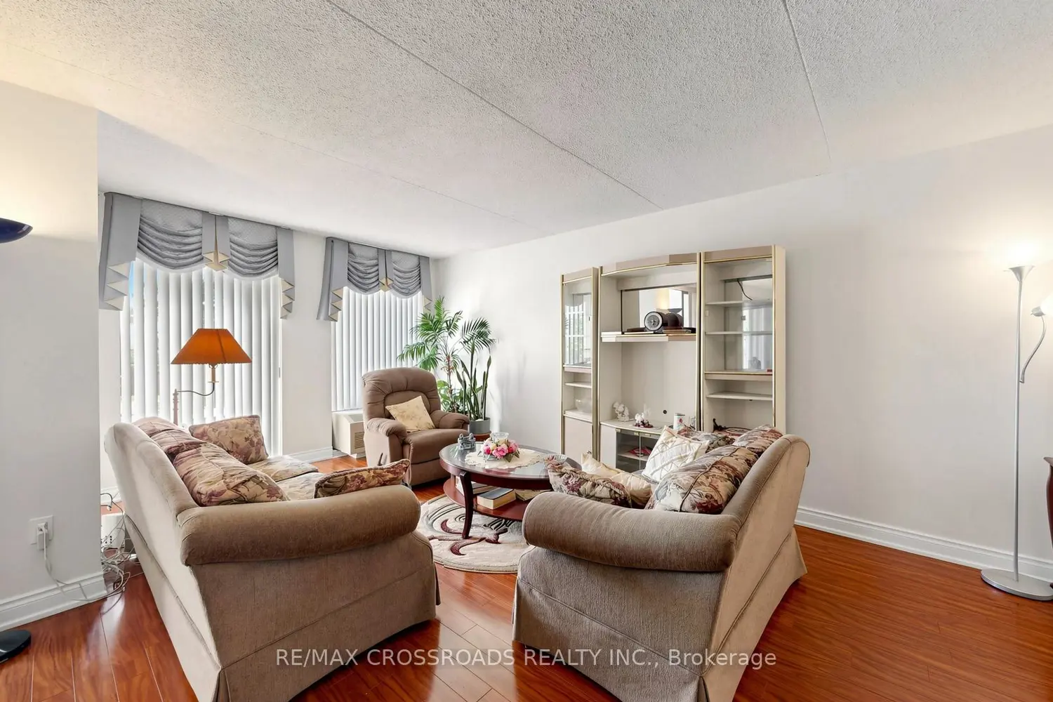 1530 Pickering Parkway 206 photo 3