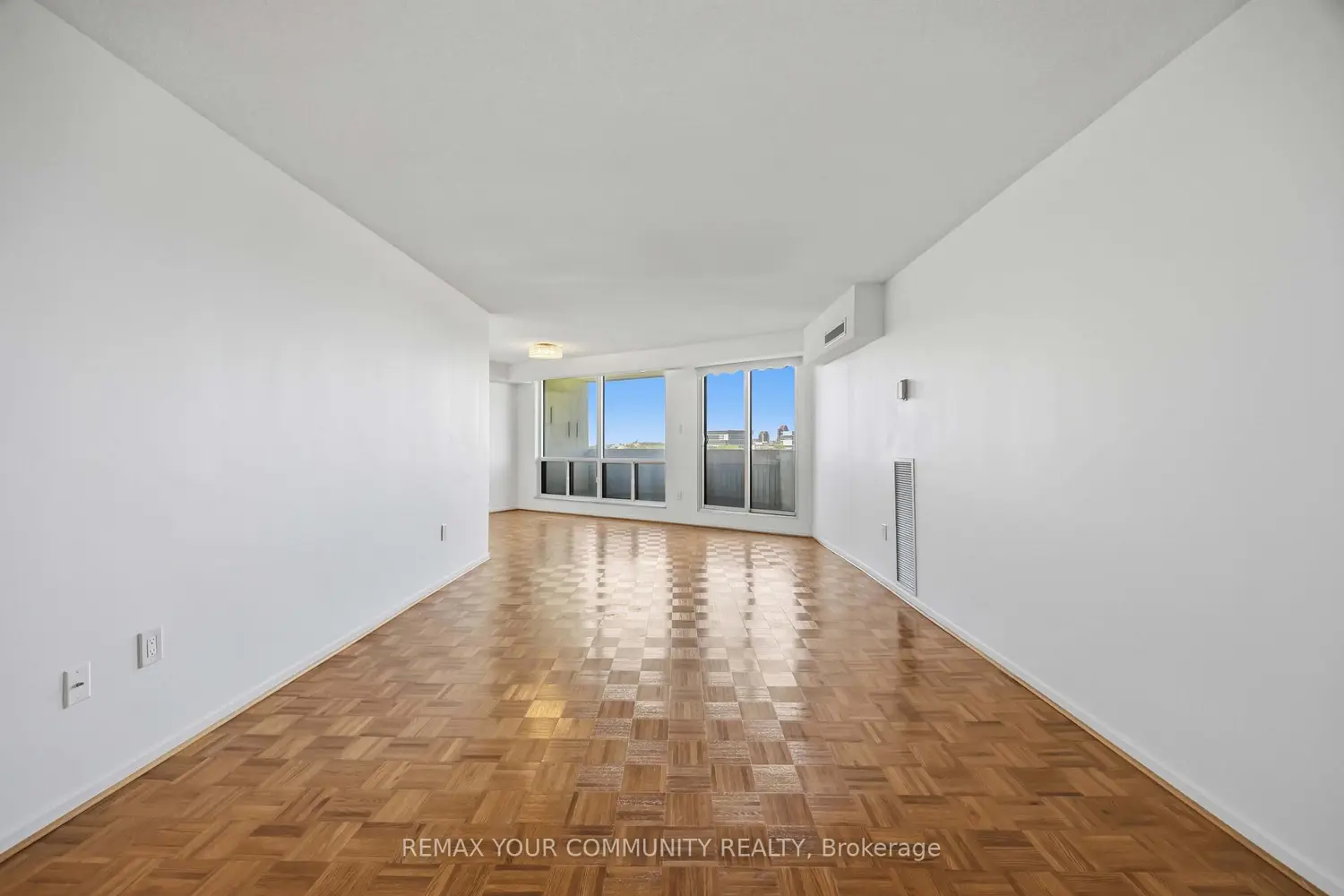 150 Neptune Drive 801 photo 3